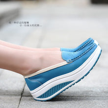 Load image into Gallery viewer, Nursing Shoes Non-slip Scrub Shoes Leather Shake Shoes Workwear Slip-ons Platform Shoes for Women